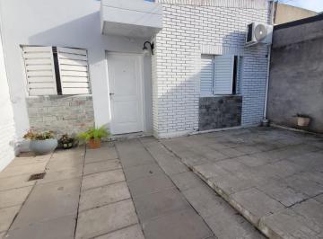 Casa · 75m² · 4 Ambientes · Se Alquila Casa de 2 Dorm. con Pileta en Sto. Tomé