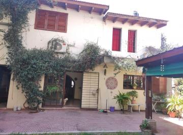 Casa · 194m² · 10 Ambientes · 2 Cocheras · Casa 4 Dorm. Alto Alberdi con Departamento