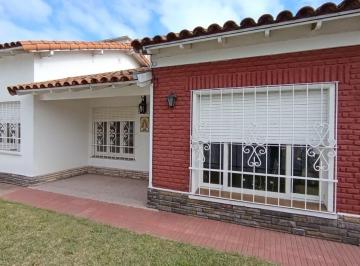Casa · 78m² · 3 Ambientes · 6 Cocheras · Venta Casa 3 Amb C Cochera Imperdible en Merlo