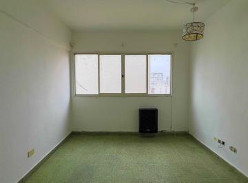 Departamento · 35m² · 2 Ambientes · Alquiler 2amb con Dependencia Centro Muy Luminoso