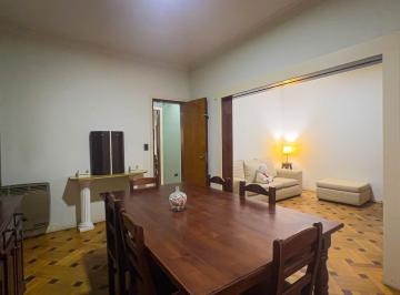 Casa · 157m² · 5 Ambientes · 1 Cochera · Venta Casa en PH 5 Ambientes con Cochera La Perla