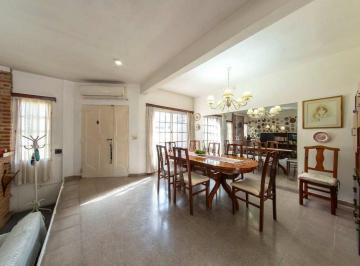 Casa · 180m² · 6 Ambientes · 3 Cocheras · Venta Casa Dos Plantas en Ituzaingo