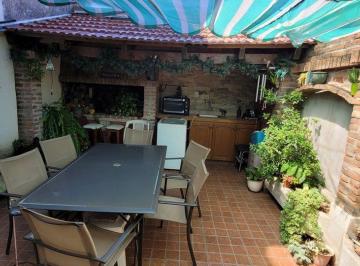 PH · 154m² · 4 Ambientes · 1 Cochera · Duplex con Quincho, Parrilla y Local a La Calle