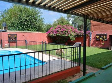 Local comercial · 500m² · 1 Cochera · Venta Salon con Departamento en Gonzalez Catan