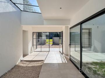 Casa · 265m² · 6 Ambientes · 3 Cocheras · Venta - Casa en Barrio La Esperanza - Club de Campo en Pilar