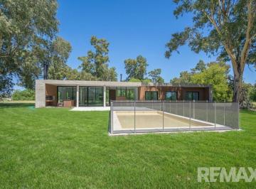 Casa · 176m² · 4 Ambientes · 2 Cocheras · Venta Casa 4 Ambientes a Estrenar y Vista Al Golf