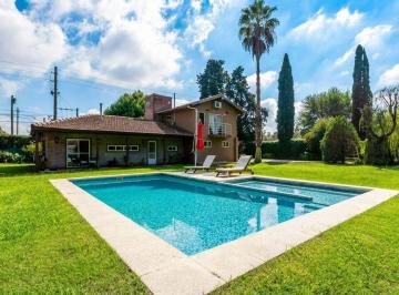 Casa · 231m² · 4 Ambientes · 1 Cochera · Venta Casa Quinta del Viso Pilar