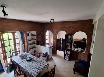 Casa · 164m² · 8 Ambientes · 1 Cochera · Casa en Venta 4 Dorm. en Villa Constitucion