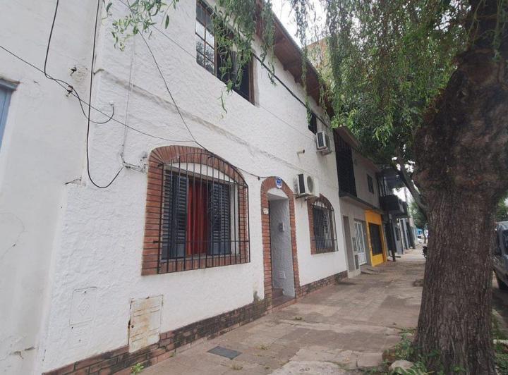 Casa · 220m² · 5 Ambientes