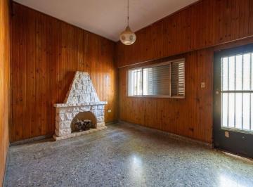 Casa · 92m² · 4 Ambientes · 1 Cochera · Casa en Venta 3 Dorm. Cochera Tiro Suizo