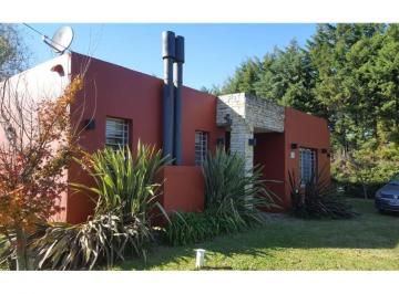 Casa · 192m² · 4 Ambientes · 2 Cocheras · Casa en Venta en Parque Sakura 3 Ambientes Jardin
