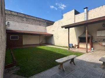 Casa · 220m² · 6 Ambientes · Casa en Venta - 3 Dorm. 2 Baños - Morón