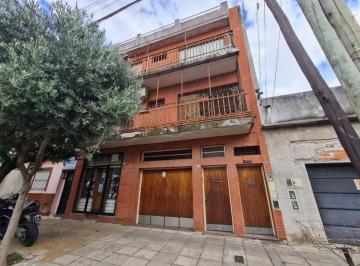 Casa · 237m² · 7 Ambientes · 1 Cochera · Venta Casa Lomas del Mirador Ideal Inversor