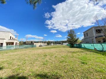 Terreno · 1200m² · Lote en Venta en Miralagos
