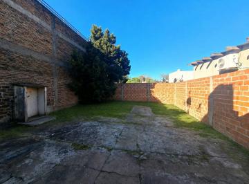 Casa · 90m² · 3 Ambientes · 2 Cocheras · Venta Casa 3 Amb con Patio y Local, Berazategui