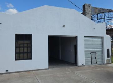 Bodega-Galpón · 218m² · Alquiler Deposito - Local Coercial en Berazategui