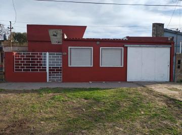 Casa · 146m² · 6 Ambientes · 2 Cocheras · Venta Casa 4 Dorm. a Refaccionar - Baigorria