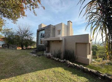 Casa · 217m² · 8 Ambientes · 2 Cocheras · Venta Casa en Posta Carreta 3 Dorm Sta Rosa Calamu