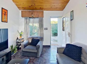 Casa · 87m² · 4 Ambientes · 1 Cochera · Venta Casa Gonzalez Catan 4 Amb Esquina Finaciaci