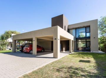 Casa · 292m² · 7 Ambientes · 4 Cocheras · Venta Casa Barrio Cube Pileta Vista Al Lago 7 Amb