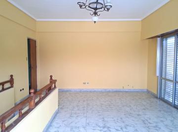 PH · 91m² · 3 Ambientes · PH 3 Ambientes en Venta Bernal Patio y Terraza