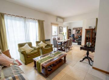 Departamento · 56m² · 2 Ambientes · 1 Cochera · 2 1/2amb C/ 2 Balcones y Cochera en Vicente López