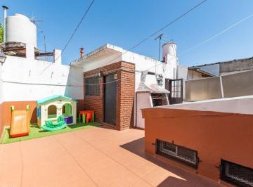 PH · 69m² · 3 Ambientes · Venta PH 4 Amb con Terraza y Parrilla en Pompeya