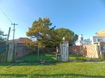 Casa · 84m² · 3 Ambientes · Venta Terreno con Casa 3 Amb y Parque Berazategui