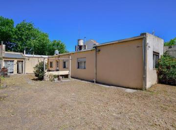 PH · 87m² · 3 Ambientes · 2 Cocheras · Venta Casa 2 Dorm. a Refaccionar La Plata