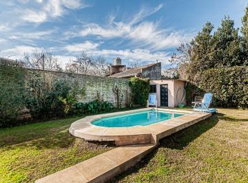 Casa · 141m² · 4 Ambientes · 2 Cocheras · Venta Casa 4 Amb en San Vicente Jardin y Cochera