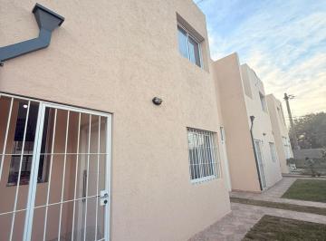 Casa · 81m² · 3 Ambientes · Venta Duplex 2 Dorm. Apto Credito Zona Sur