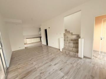 Casa · 91m² · 3 Ambientes · Venta Duplex 2 Dorm. Zon Asur