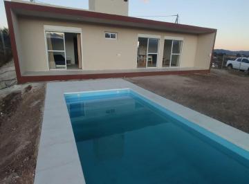 Casa · 79m² · 4 Ambientes · Venta Casa 2 Dor en Estancia Vieja, con Pileta!