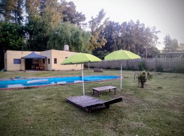 Quinta vacacional · 70m² · 2 Dormitorios · 1 Cochera · Casa Quinta en Venta en Las Heras