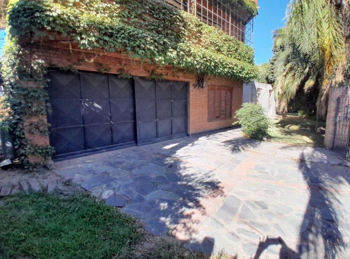 Casa · 178m² · 7 Ambientes · 3 Cocheras