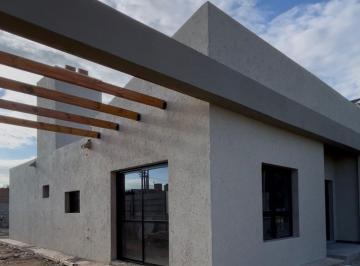 Casa · 78m² · 3 Ambientes · 1 Cochera · Casa en Venta 2 Dorm P. Baja Valle Cercano Cba