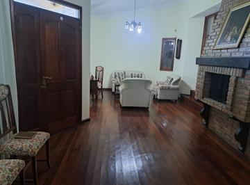 Casa · 250m² · 10 Ambientes · 2 Cocheras · Venta Casa 4 Dormi B° Lomas San Martin Córdoba