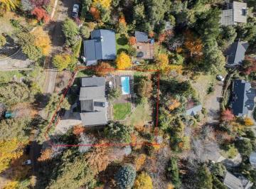 Casa · 397m² · 8 Ambientes · 1 Cochera · Venta Casa Km² Bariloche - Vista y Pileta