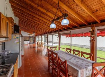 Casa · 156m² · 7 Ambientes · 1 Cochera · Casa 7 Ambientes en Venta San Justo con Pileta