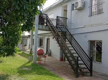 Casa · 210m² · 10 Ambientes · Complejo de Departamentos - 4 Unidades - 320 m² - Avellaneda