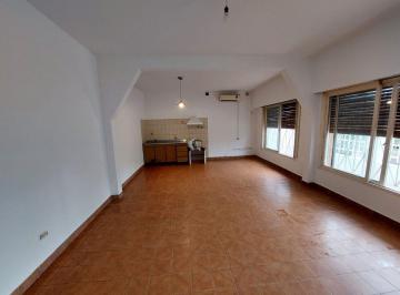 Casa · 110m² · 5 Ambientes · 2 Cocheras · Venta Casa 5 Amb en Hurlingham C/ Jardin y Cochera