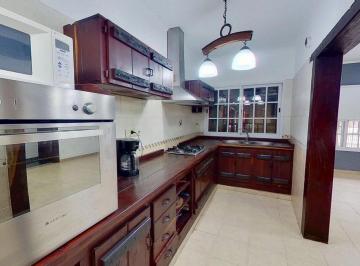 Casa · 140m² · 5 Ambientes · 2 Cocheras · Venta Casa 5 Ambientes Ituzaingo Apto Credito