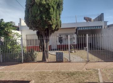 Casa · 112m² · 4 Ambientes · 1 Cochera · Venta Casa 3 Ambientes Moron