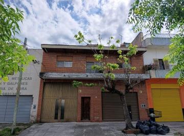 Casa · 272m² · 4 Ambientes · 2 Cocheras · Casa Venta con Local Pablo Podesta