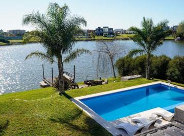 Casa · 216m² · 6 Ambientes · 1 Cochera · Casa en Venta San Sebastian A5 a La Laguna, Pilar