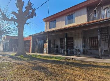 Casa · 136m² · 5 Ambientes · 2 Cocheras · Casa + Dpto Independiente - Oportunidad de Inversion