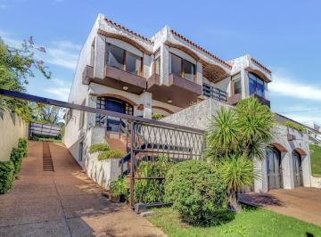 Casa · 340m² · 5 Ambientes · 3 Cocheras · Venta Casa 4 Dorm. Vista Al Mar Piriapolis