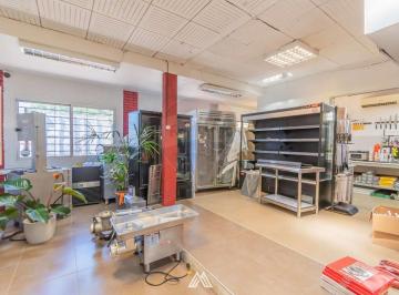 Local comercial · 226m² · 3 Cocheras · Venta de Local o Terreno en Malvín Sur.