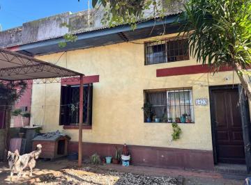 Casa · 57m² · 4 Ambientes · Venta de Casa 2 Dorm. en Barrio Peñarol
