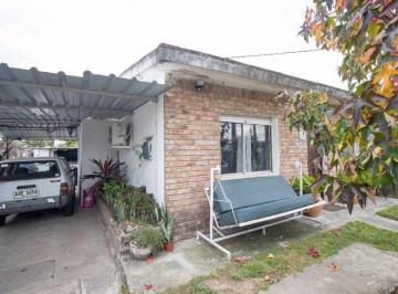 Casa · 106m² · 4 Ambientes · 3 Cocheras · Venta de 2 Casas Las Piedras Ideal Inversores